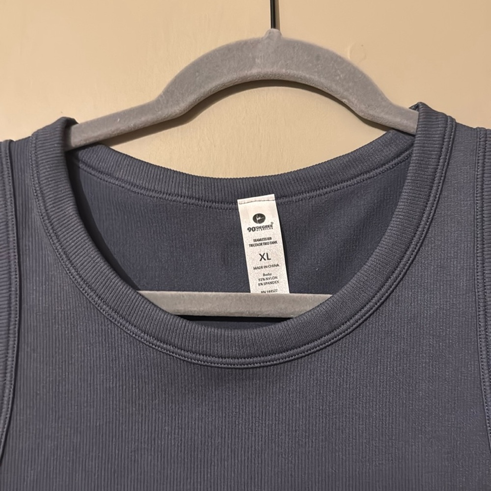 NWT- 90 DEGREE BY REFLEX 3-Pack Seamless Tank Tops, white, 2 grey, size XL - Picture 10 of 12